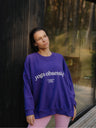 Luźna bawełniana bluza oversize KIND w fioletowym kolorze z nadrukiem yoga obsessed