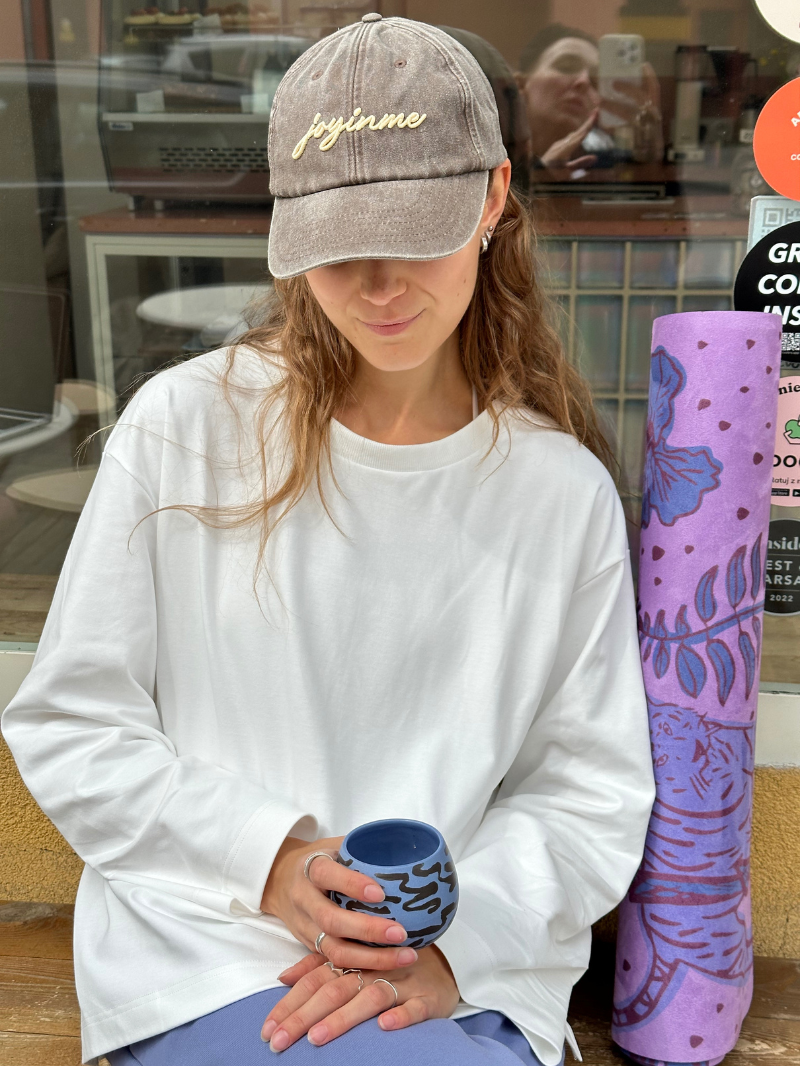 Fioletowa, składana mata do ćwiczeń jogi z kauczuku 1 mm z tropikalnym wzorem - złożona mata łatwa do przenoszenia