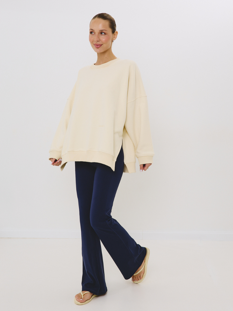 Masełkowa damska bluza oversize z nadrukiem