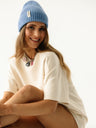 Niebieska damska czapka z wełny merino