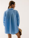 Niebieska luźna koszula damska z bawełny Summer Sky - widok na bawełniany materiał