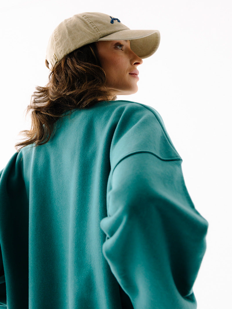 Piaskowa damska czapka z daszkiem Radiance - zestaw z zieloną bluzą oversize