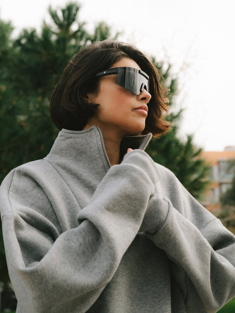 Szara oversize bluza damska typu half-zip wykonana z miękkiej bawełny