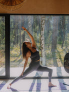 Szare legginsy sportowe Shape Ease z wysokim stanem — nieprześwitujący, elastyczny, oddychający materiał. Świetne na pilates, jogę i trening